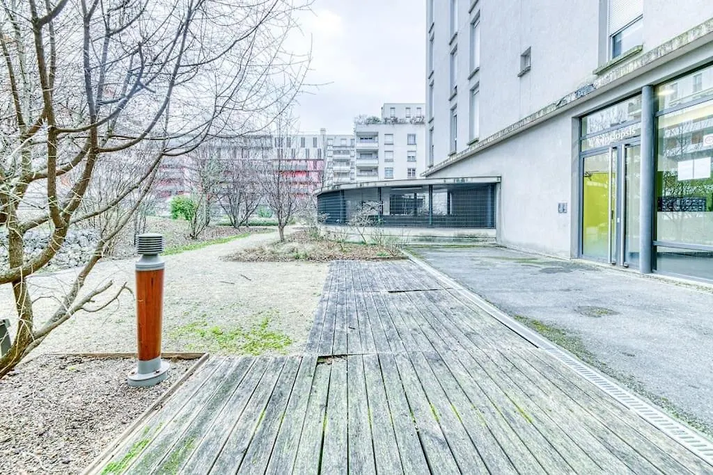 グルノーブル5Min Alpexpo 4 Personnes Garage Prive Terrasseアパートメント フランス